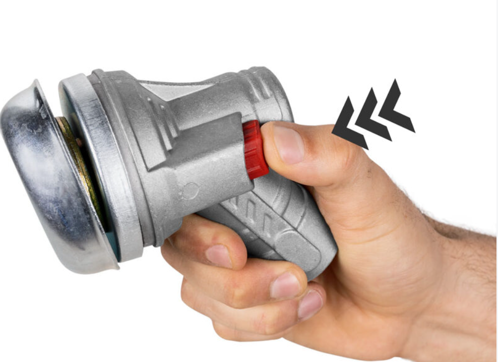Desbrozadora de Gasolina Corte Profesional Linea hd motor 2 tiempos de 43cc y 2,41cv con dos sistemas de corte: un cabezal de hilo y otro con disco de 3 puntas