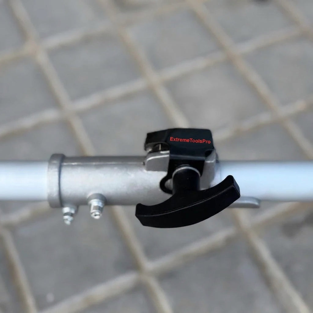 Desbrozadora de Gasolina Corte Profesional ExtremeToolsPro motor 2 tiempos de 43cc y 2,41cv con dos sistemas de corte: un cabezal de hilo y otro con disco de 3 puntas